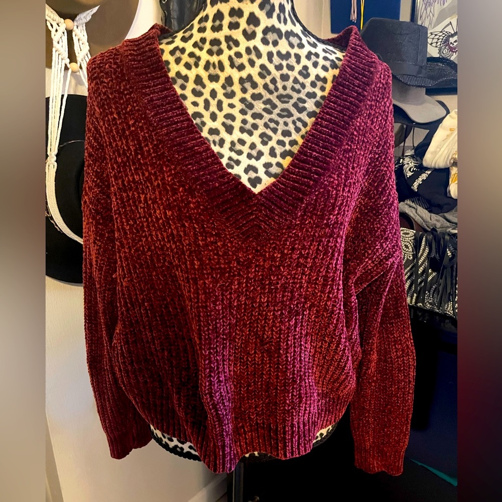 Super soft maroon crop sweater